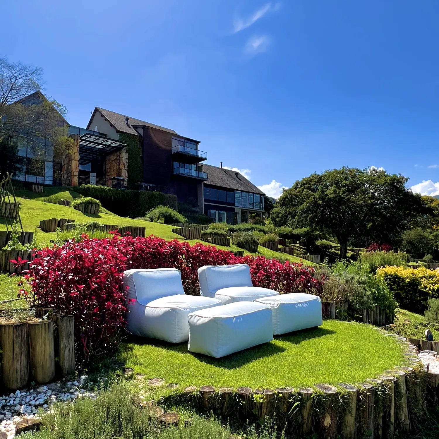 Poltrona Joy, Puff de Jardim - Reality - Casa do Patrão
