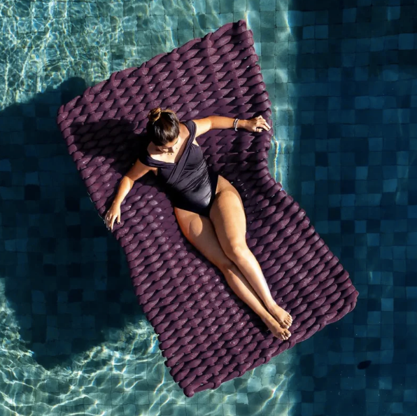 Tapete flutuante para piscina: o novo queridinho do verão